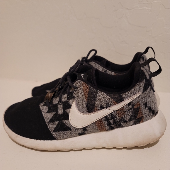 Pendleton Nike Roche Run - Picture 8 of 8